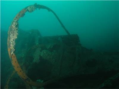J4 Sub bow